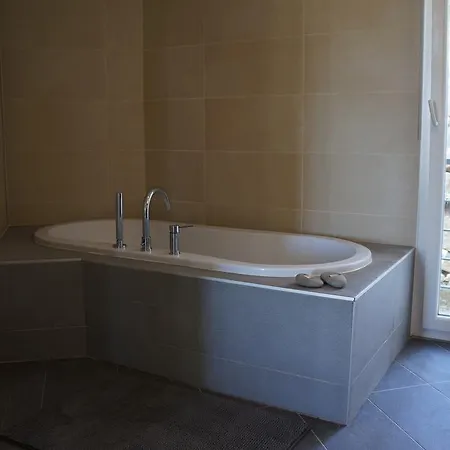 Villa White